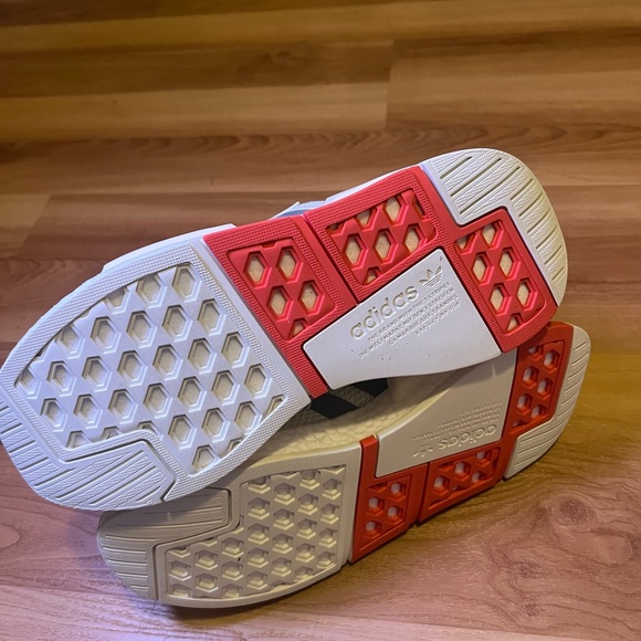 Adidas sneakers, size 8.5 or 8 1/2, color white gray tint - Picture 6 of 9